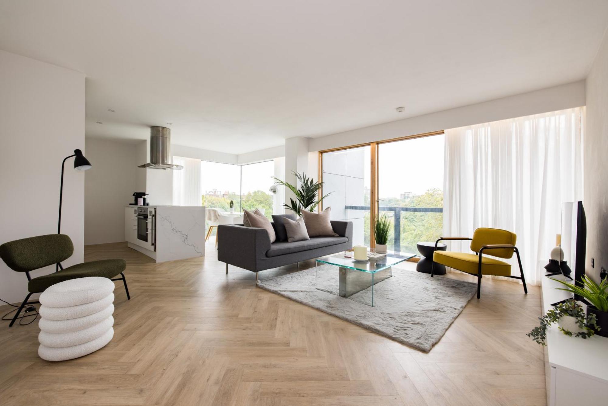 Modern, Luxury 2-bed With Private Balcony * Londra